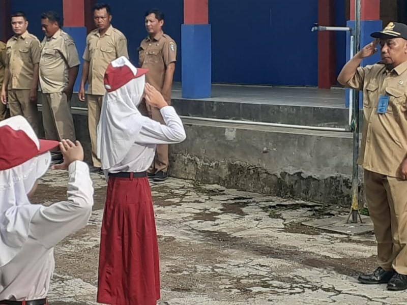 UPACARA SETIAP HARI SENIN